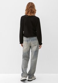 QS MANCHES LONGUES ET ENCOLURE EN V - Longsleeve - schwarz