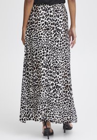 b.young BYMMMJOELLA MAXI SKIRT - Falda larga - black leo mix