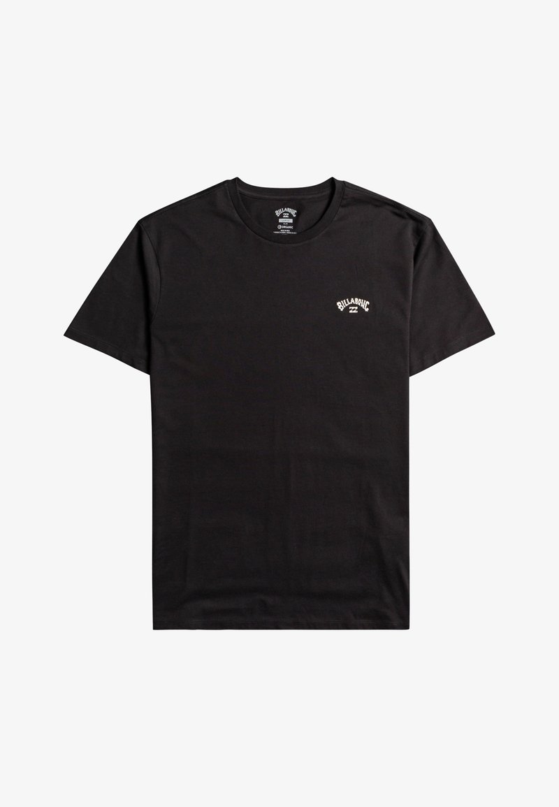 T-shirt nera in cotone con maniche corte, colletto rotondo e un piccolo logo bianco sul petto sinistro. Texture morbida, design a vestibilità standard.