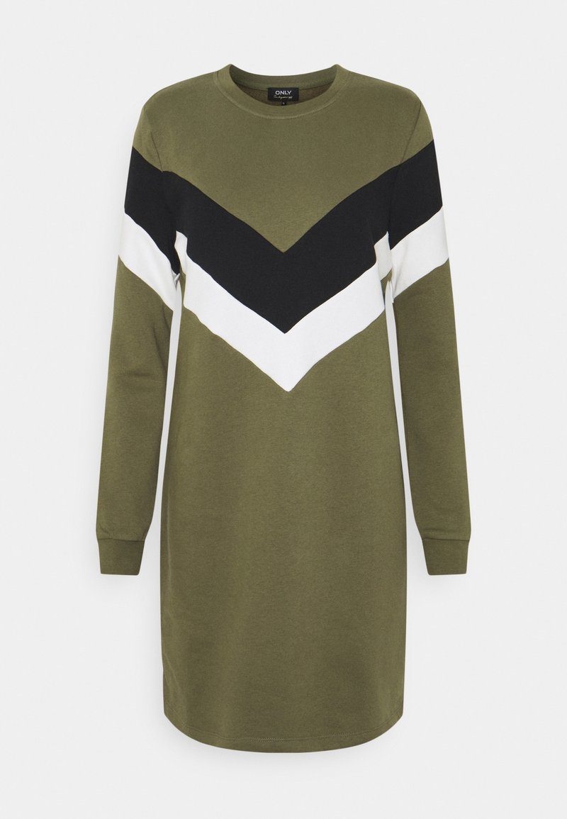 Robe vert olive à manches longues avec des bandes chevrons noires et blanches sur la poitrine et les manches, encolure ronde et poignets élastiqués.
