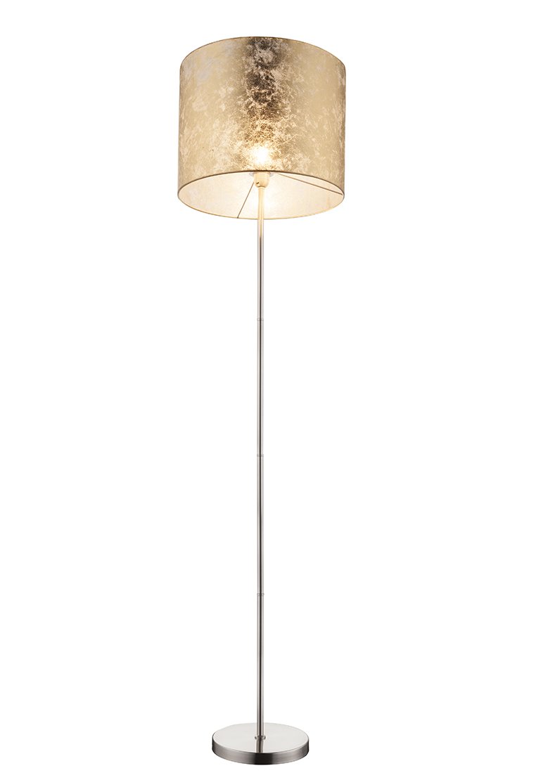 Stehlampe mit einem zylindrischen, strukturierten goldenen Schirm und einem eleganten, silbernen Metallgestell. Runde Basis mit einer glatten Oberfläche für Stabilität.