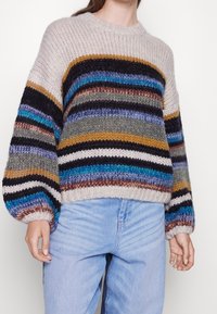 MUNTHE Sweter