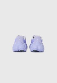 Lacoste SPINOR 225 - Sportcipő - lt purp/lt purp