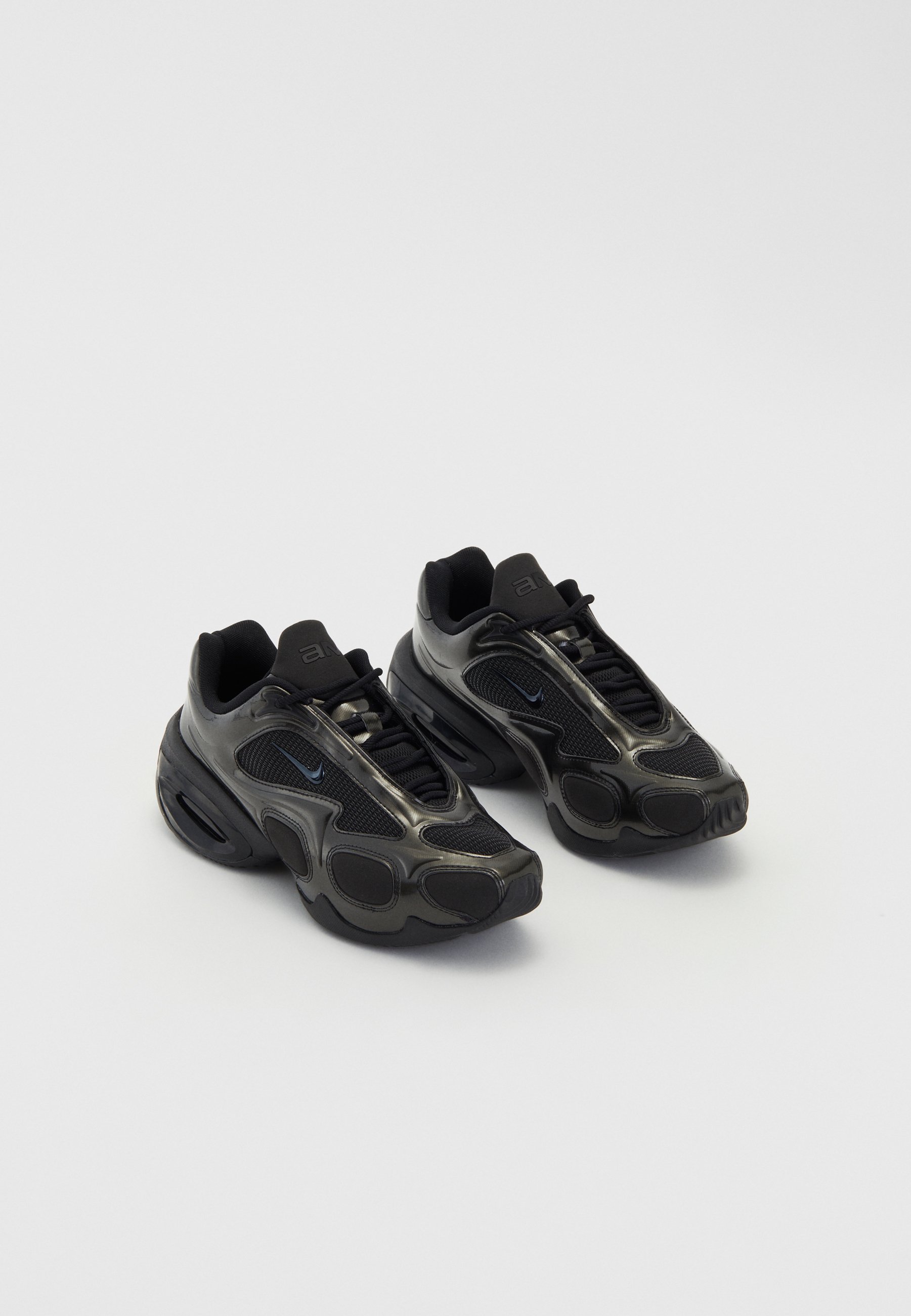 Nike Sportswear AIR MAX MUSE - Trainers - black/silver-coloured 