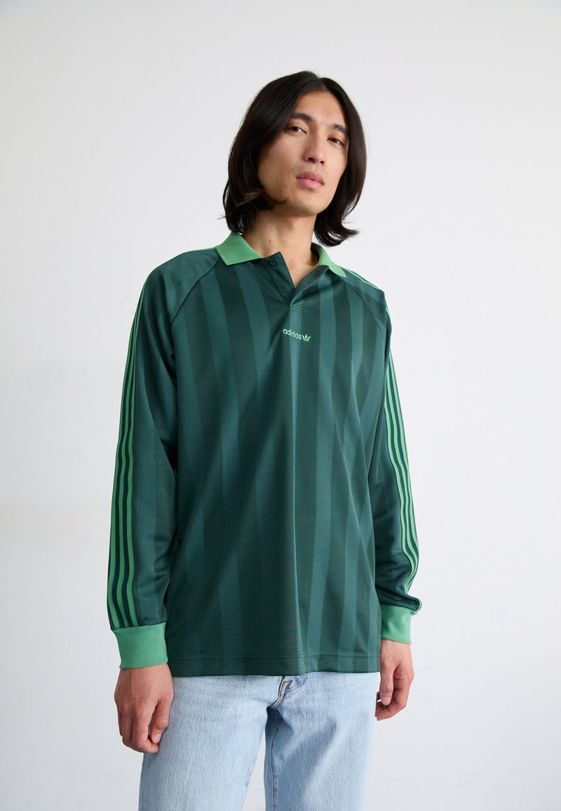 adidas Originals LONG SLEEVE - Polo shirt - mineral green/dark 