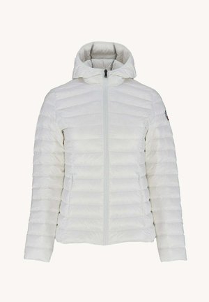 Witte, gewatteerde pufferjas met een capuchon, volledige rits aan de voorkant en gebreide accenten op de mouwen; lichtgewicht, gladde textuur.