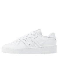 adidas Originals RIVALRY LOW - Sneakers basse - footwear white/core black