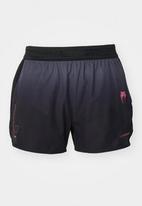 - Krótkie spodenki sportowe