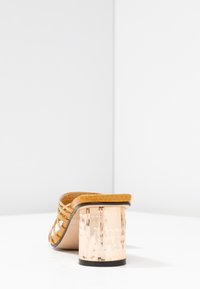 Topshop Muiltjes met hak - dark yellow