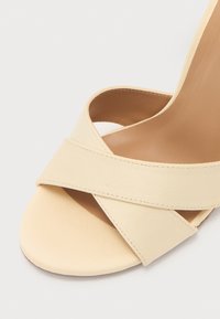 Thumbnail Image 6