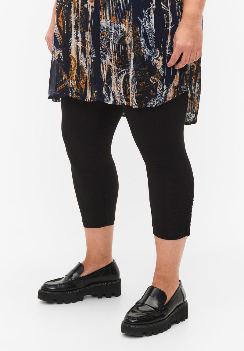 Zizzi - BASIC 3/4 LEGGINGS  - Leggings - black, Ampliar