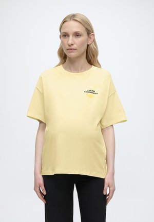ONLY MATERNITY OLMVIVVI LOVELY  - T-shirt imprimé - sunlight/lemon exotic roots