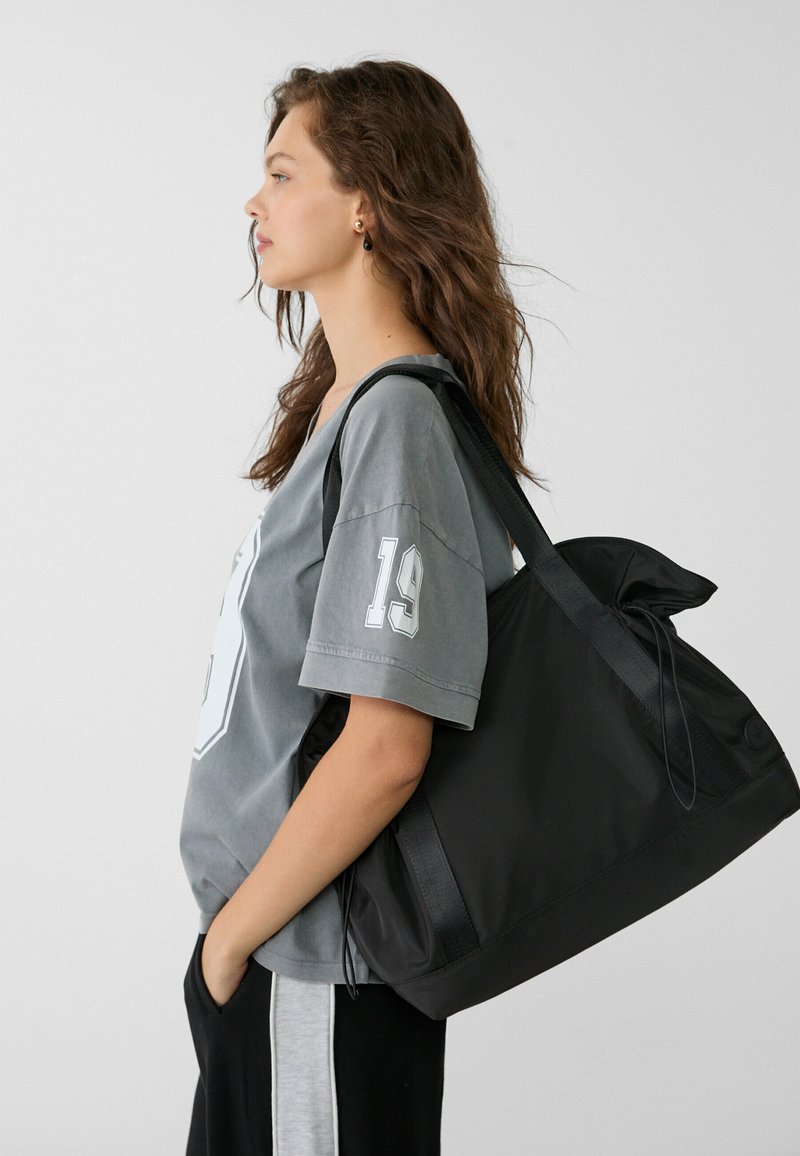 Stradivarius Bolso shopping - Imagen 2