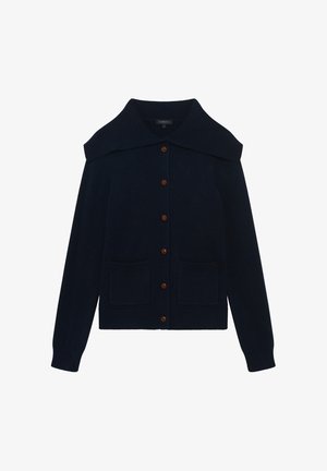 Marineblauwe cardigan met een grote kraag, vijf houten knopen en twee voorzakken. Gemaakt van gebreide stof met een zachte textuur.