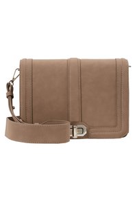 Brązowa torba na ramię ze skóry o gładkiej fakturze, prostokątnym kształcie, kontrastowym szwie i zapięciem w kolorze srebrnym.