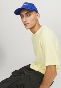 Jack & Jones JJE TEE  O-NECK  - Camiseta básica - french vanilla