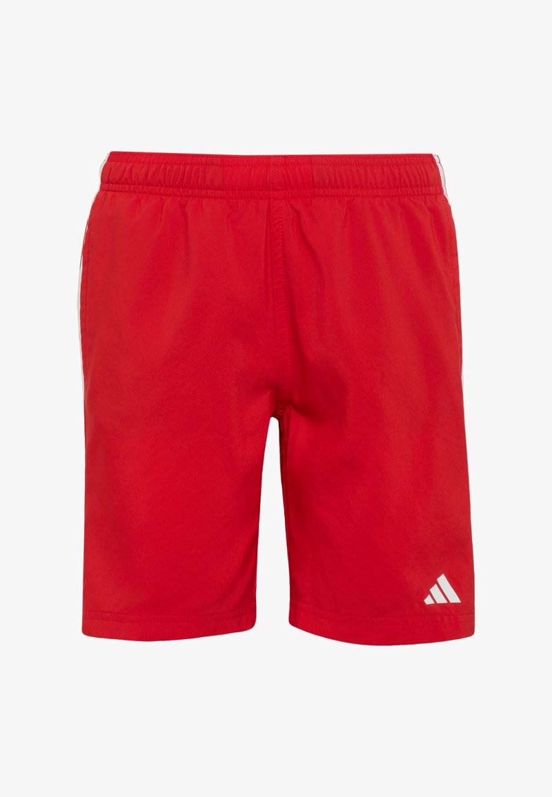 Shorts de sport rouges avec une taille élastique et un logo Adidas blanc sur la partie inférieure droite de la jambe.