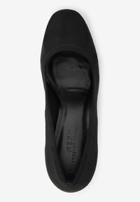 Next WIDE FIT FOREVER COMFORT ROUND TOE BLOCK HEEL COURT - Classic heels - black