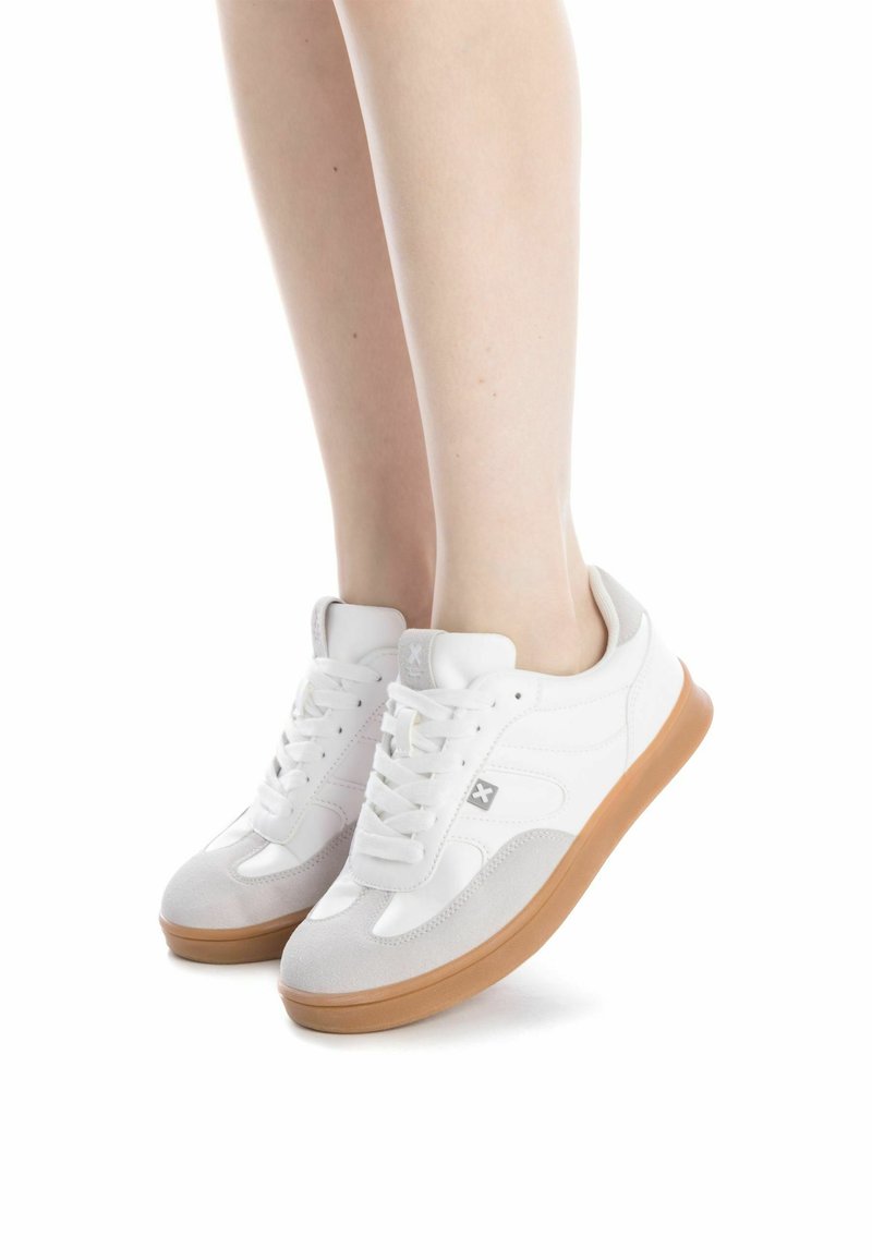 XTI Zapatillas - white