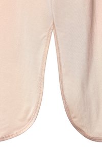 Beige, leichter Stoff mit glatter Textur, abgerundeten Kanten und dezenten Nähdetails entlang der Nähte.