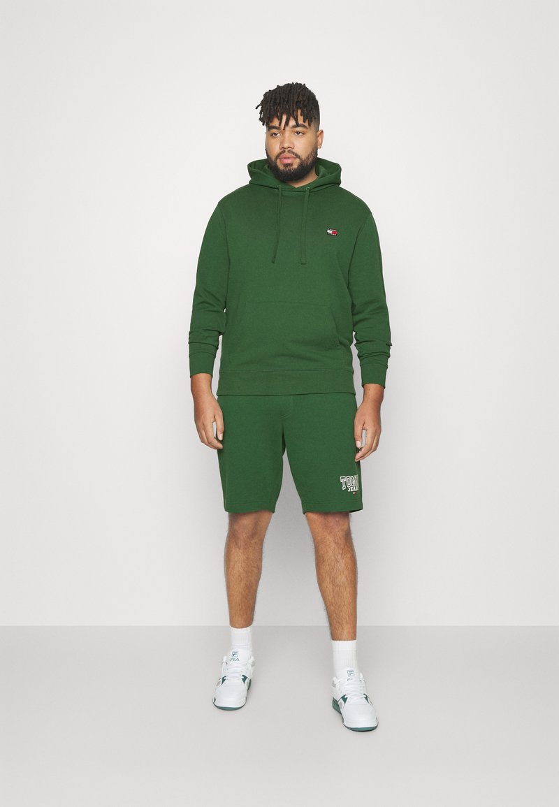 Tommy Jeans Plus PLUS ENTRY PRICE BEACH SHORT - Short - collegiate  green/vert - ZALANDO.FR