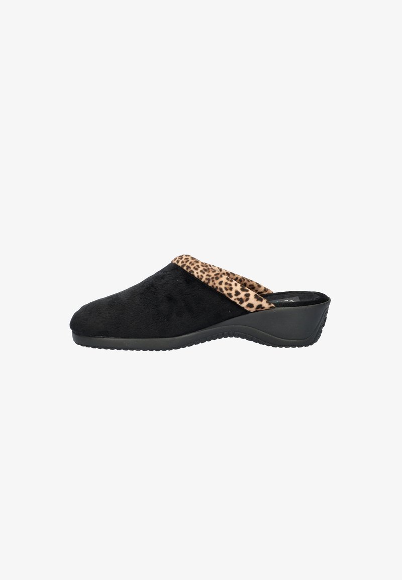 Schwarze Slipper-Clogs mit einem weichen, strukturierten Stoffobermaterial und einem Leopardenmusterakzent am Kragen. Verfügt über eine niedrige Wedge-Sohle.
