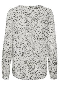 Langärmlige Bluse aus leichtem Stoff mit weißem Hintergrund und abstraktem Muster von dunkelgrünen und schwarzen Punkten; runder Ausschnitt.