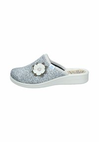 Comfortable, grey slipper with a textured, fuzzy upper, featuring a floral accent in white and beige, and a contrasting white sole.