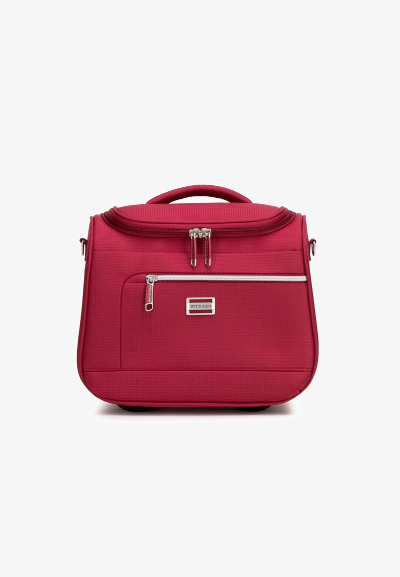 Borsa strutturata rossa realizzata in materiale testurizzato, dotata di manico superiore, tasca frontale con zip e logo del marchio in argento.