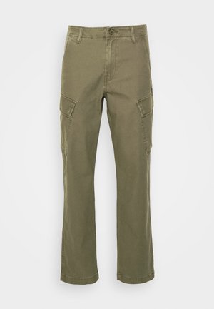 Olivengrøn cargo bukser lavet af bomuld. Funktioner inkluderer to sidelommer og et lige ben design. Glat tekstur med synlige sømme.