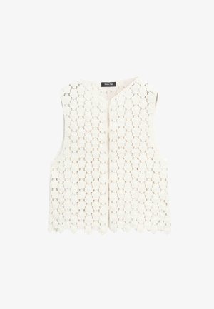 Mouwloos wit gehaakt vest met bloemmotief, V-hals en geschulpte zoom, plat neergelegd.