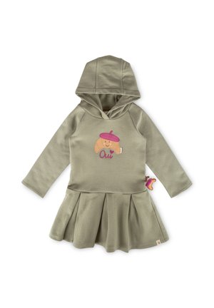 Grünes Kapuzenkleid mit langen Ärmeln und plissiertem Rock, mit einem lächelnden Croissant, das eine pinke Baskenmütze trägt, und dem Wort "Oui" auf der Brust.