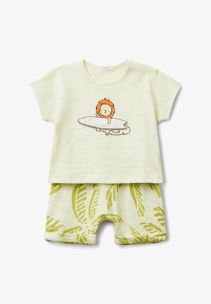 United Colors of Benetton SET - Shorts - green