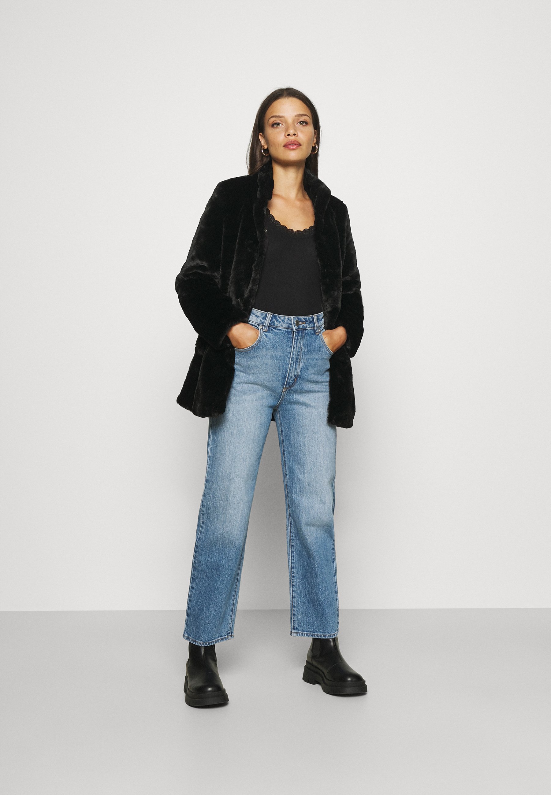 vmthea jacket