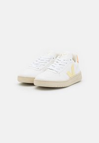 Veja V-10 - Sportcipő - white
