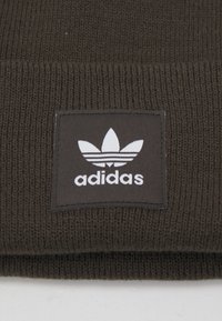 adidas Originals ADICOLOR CUFFED - Σκούφος - shadow olive