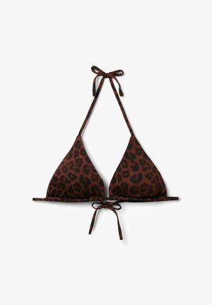 Top de bikini triángulo de estampado de leopardo marrón con tirantes anudados y bordes con volantes; fabricado con una tela suave de acabado brillante.