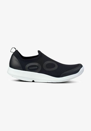 Oofos, OOMG SPORT RECOVERY - Slipper - white black
