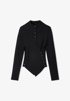 Zwarte, ribbelgebreide cardigan met een hoge kraag, asymmetrisch ontwerp en zes knopen aan de voorkant op een diagonale sluiting. Lange mouwen, zonder patronen.
