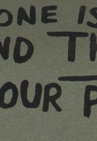 Hunkemöller NIGHTIE NECK - Camisa de dormir - green