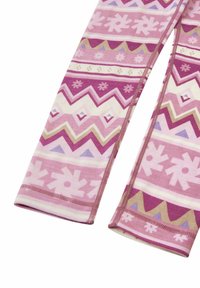 Leggings aus weichem, dehnbarem Stoff mit einem sich wiederholenden geometrischen Muster in verschiedenen Rosa-, Weiß- und lila Tönen, verziert mit Zickzack- und Schneeflockenmuster.