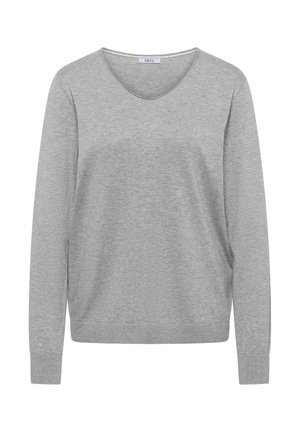 Pull gris clair à manches longues avec col rond, poignets et ourlet côtelés, confectionné en tissu tricoté doux, étiquette de marque "Cecil" à l'intérieur du col.