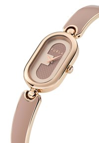 Furla-Uhr mit einem ovalen Geh�äuse aus Roségold, beigem strukturierten Zifferblatt, Zeigern aus Roségold und einem glatten beigen Armband mit glänzender Oberfläche.