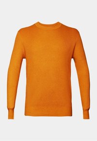 Pull orange à manches longues et col rond, avec une texture tricotée et des poignets ajustés, présenté sur un fond gris clair uni.