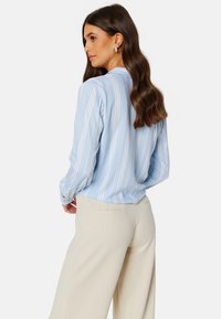 Bubbleroom KNOT L/S VISCOSE SHIRT - Overhemdblouse - light blue