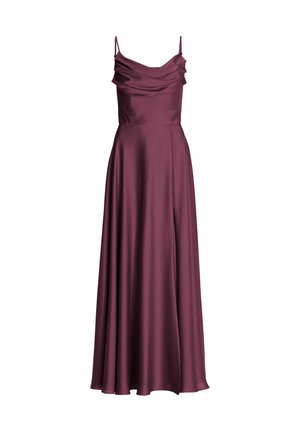 Robe en satin sans manches, longue jusqu'au sol, de couleur bordeaux profond, avec bretelles spaghetti, décolleté drapé et fente latérale.