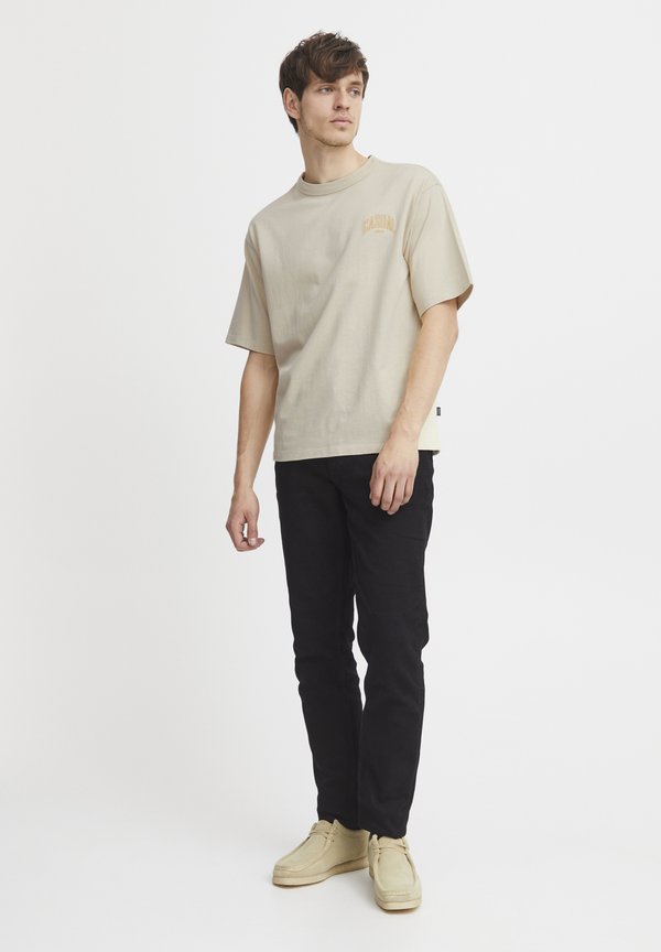 CFTue - Basic T-shirt - gravel3
