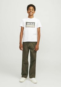 Jack & Jones Junior JPSTALEX JJCLEAN WORKER  - Hlače - olive night