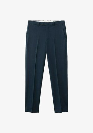 Granatowe męskie eleganckie spodnie z szlufkami na pasek, z przodu na guziki i suwak, z bocznymi kieszeniami, ułożone płasko na białym tle.