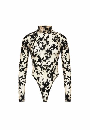 Schwarz-weißer, gemusterter Langarm-Bodysuit mit hohem Kragen und Slipschnitt. Glatter, dehnbarer Stoff mit einem kuhähnlichen Druckdesign.